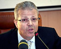 النقابات تستعمل التلاميذ رهينة للضغط على الحكومة وتهدد بسنة بيضاء قررت الإضراب المتجدد بداية من 25 أفريل مدعما بمسيرات واعتصامات