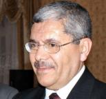 جيّار يمنح الأندية 5 ,3 مليار سنتيم المدير العام للرياضة بالوزارة ينتقد غياب ''الفاف''