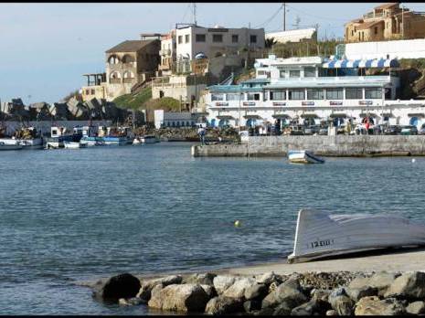 Des tonnes de détritus sorties du port d'El Djamila Opération Ports de pêche bleus