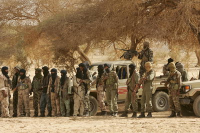 22 responsables maliens fuient vers l'Algérie En raison de tensions entre l'Azawad et Al-Qaida