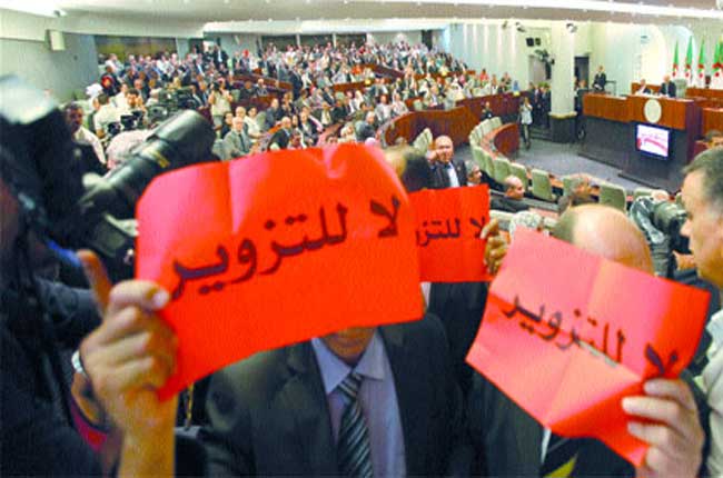 « Moi, députée ' Hacha ! »: au parlement algérien, des élus zélés, agités et... vulgaires