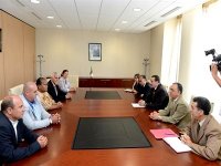 Un livre contenant la liste de 2.106 Algériens déportés par la France vers la Nouvelle-Calédonie remis à Sahli