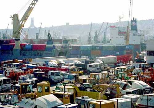 Grève au port d'Alger: le déchargement des navires bloqué