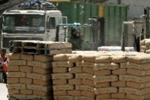 في ظل ارتفاع الأسعار وتزايد حجم الطلب : الأعطاب التقنية في أفران الإنتاج تخلق أزمة أسعار جديدة للإسمنت بالشلف