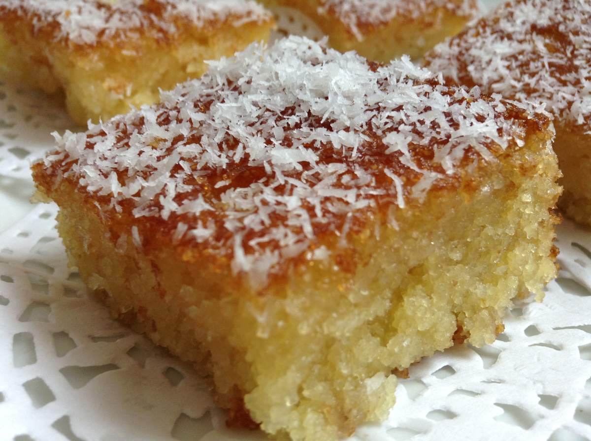 Basboussa à la noix de coco بسبوسة