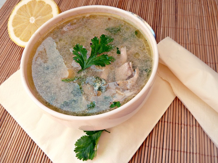 soupe au poulet et vermicelles .....chorba beida
