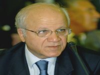 Seul le président Bouteflika est habilité à décider un mouvement diplomatique (Medelci)