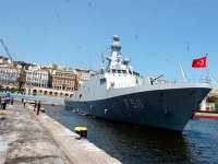 La corvette TCG Heybeliada-F511 accoste au port d'Alger
