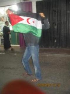 سلطات الاحتلال المغربي تقمعمظاهرة سلمية بشارع سكيكيمة بمدينة العيون المحتلة