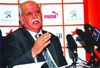 Conférence de presse de Rabah Saâdane :  Sept nouveaux  professionnels pour le Mondial