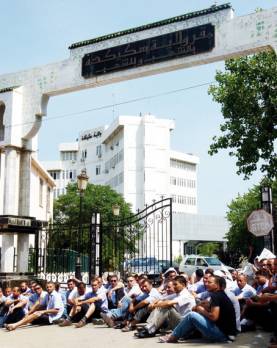 La direction et les travailleurs se déchirent Entreprise de transport urbain (ETUS)