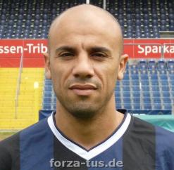 دحام يقترب وقد يكون ثالث لاعب من الاتحاد يوقع في الشلف جمعية الشلف