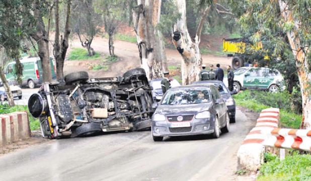 7 قتلى في اصطدام سيارة بشجرة في عرس البويرة