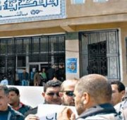 المقصون من السكن الاجتماعي يحاصرون مقر ولاية تلمسان