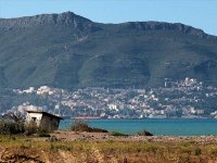 « Tous pour une Algérie meilleure et une citoyenneté majeure » Exposition d'anciens véhicules à « la Brise de mer » à Bejaïa