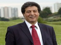 Vibrant hommage à Paris à Mouloud Aounit, fervent défenseur des droits humains en France