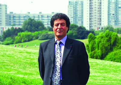 Vibrant hommage à Paris à Mouloud Aounit