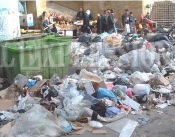 Alger croule sous les orduresELLES «EMPESTENT» LA VIE DES HABITANTS