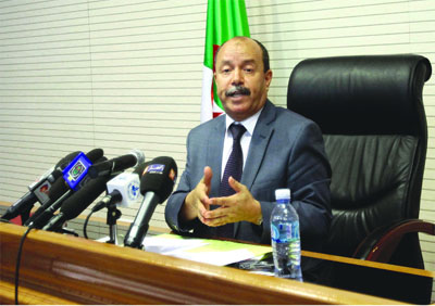 Un mandat d'arrêt international a été lancé contre lui et 8 autres personnes