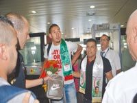 Il a été chaleureusement accueilli hier à l'aéroport d'AlgerBelfodil : 