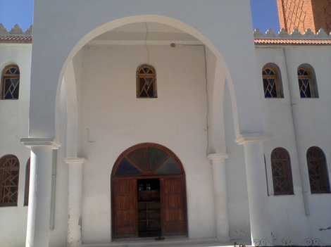 فرنسية تُشهر إسلامها بعد تعرّفها عبر الأنترنت على شاب من تلمسان