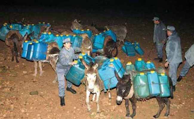 La lutte contre la contrebande du carburant en Algérie engendre une hausse des prix au Maroc