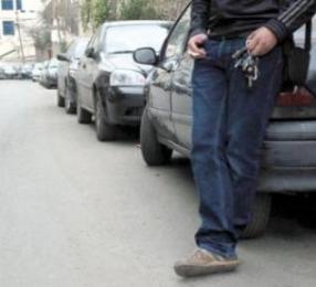 حارس حظيرة سيارات يحبط عملية سطو على شقة بالعاصمةمصالح الأمن تلقي القبض على 3 أشخاص وتسترجع المسروقات