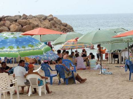 Le grand rush des aoûtiensCorniche de Jijel