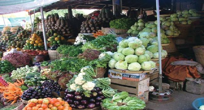 Après l'Aïd, les prix des fruits et légumes plongent de nouveau en Algérie