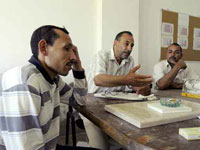 مصريو الجزائر يتموقعون: ضد مرسي.. يحيا السيسي