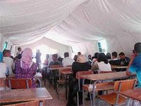 Les candidats suffoquent sous les tentes dans les zones sinistrées à M'sila