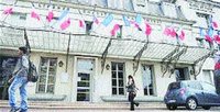 Drapeau algérien sur le fronton d'une mairie française : Dans l'intérêt de qui '