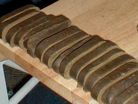 الإطاحة بعصابة تروج المخدرات غرب العاصمة