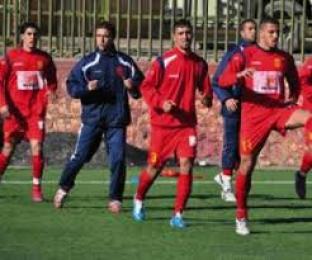 عباس يعول على إرادة الشبان لقهر خبرة الزوار م.باتنة- و.تلمسان