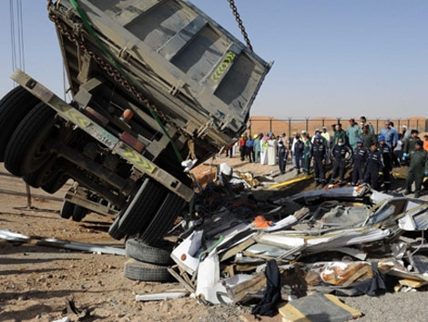 مصرع امرأة وجرح 39 شخصا إثر انقلاب حافلة ببومرداس