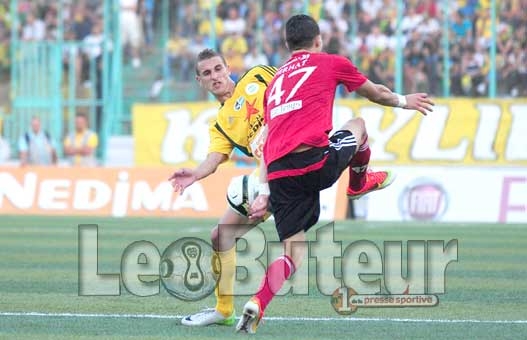 JSK : Mekkaoui : «Avant le match, j'ai dit à Meftah que j'allais provoquer son expulsion»