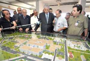 سلال يعلن بالنعامة عن إمكانية رفع مساعدة السكن الريفي بالولايات السهبية ويؤكد: لا نقبل ممارسة السياسة بملف السكن