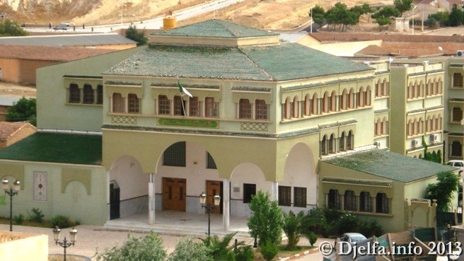 قطاع التربية بالجلفة يتدعم ب 29 مؤسسة جديدة خلال الدخول المدرسي 2013-2014 فيما تم إحصاء أكثر من 242 ألف تلميذ وتخصيص 315 مليون دج لمنحة التمدرس