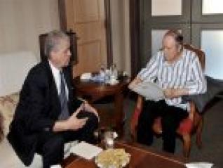 Le président Bouteflika reçoit le Premier ministre