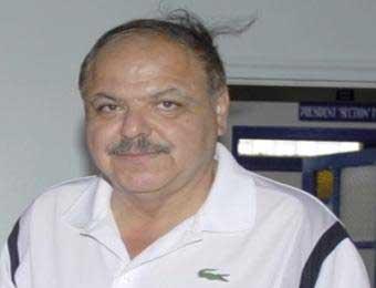 مداني قد يعود إلى الرئاسة بسبب قانون الفاف م.قسنطينة