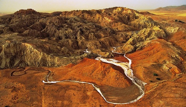 كاتب الدولة مكلف بالسياحة يؤكد من الجلفة على ضرورة إستغلال وسائط التواصل الإجتماعي في عملية الترويج السياحي قال أن الولاية تمتلك موارد سياحية 