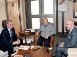 Le président Abdelaziz Bouteflika, reçoit le Premier ministre, Abdelmalek Sellal et le ministre des Affaires étrangères, Mourad Medelci