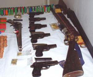 إيقاف شبكة مختصة في المتاجرة بالأسلحة ببسكرة