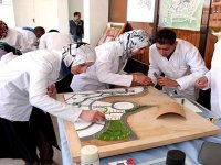 Réviser le système d'orientation et les diplômes de l'enseignement professionnel (ministre)