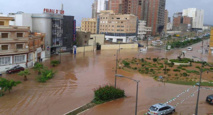 Oran se noie dans un verre d'eau IMAGES D'UNE VILLE INONDEE FAUTE DE CANALISATIONS ADAPTEES