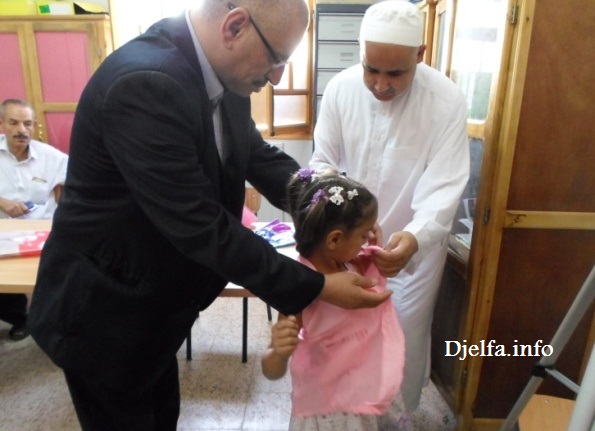 جمعية المودة و الرحمة توزع 65 مئزر على الأطفال اليتامى بالجلفة