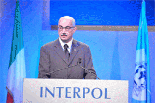 Seize personnes extradées vers l'Algérie depuis 2011