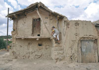 Ses habitants n'ont ni routes, ni 'lectricit', ni travail, ni logement d'cent... Tigmit (Bouira) : le village des oubli's