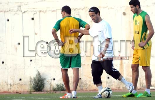 JSK : Aït Djoudi optera pour le 4-3-2-1 face au CRB