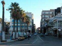 سكان حي لعرايس يحاصرون مقر بلدية فلفلة الاحتجاجات على السكن في سكيكدة متواصلة